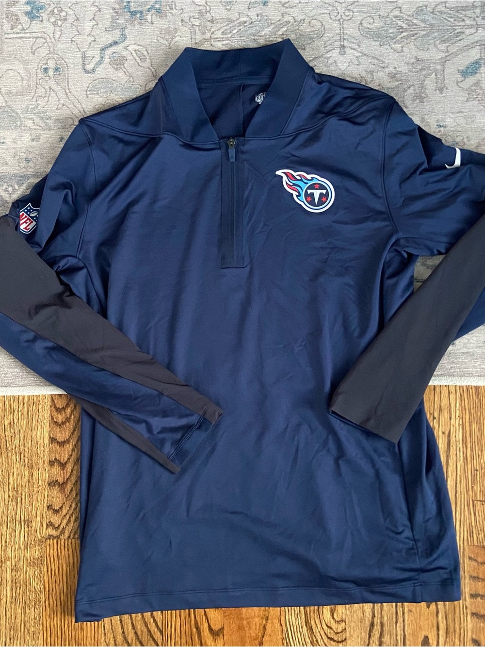 Nike Tennessee Titans Long Sleeve Half Zip Large NWOT